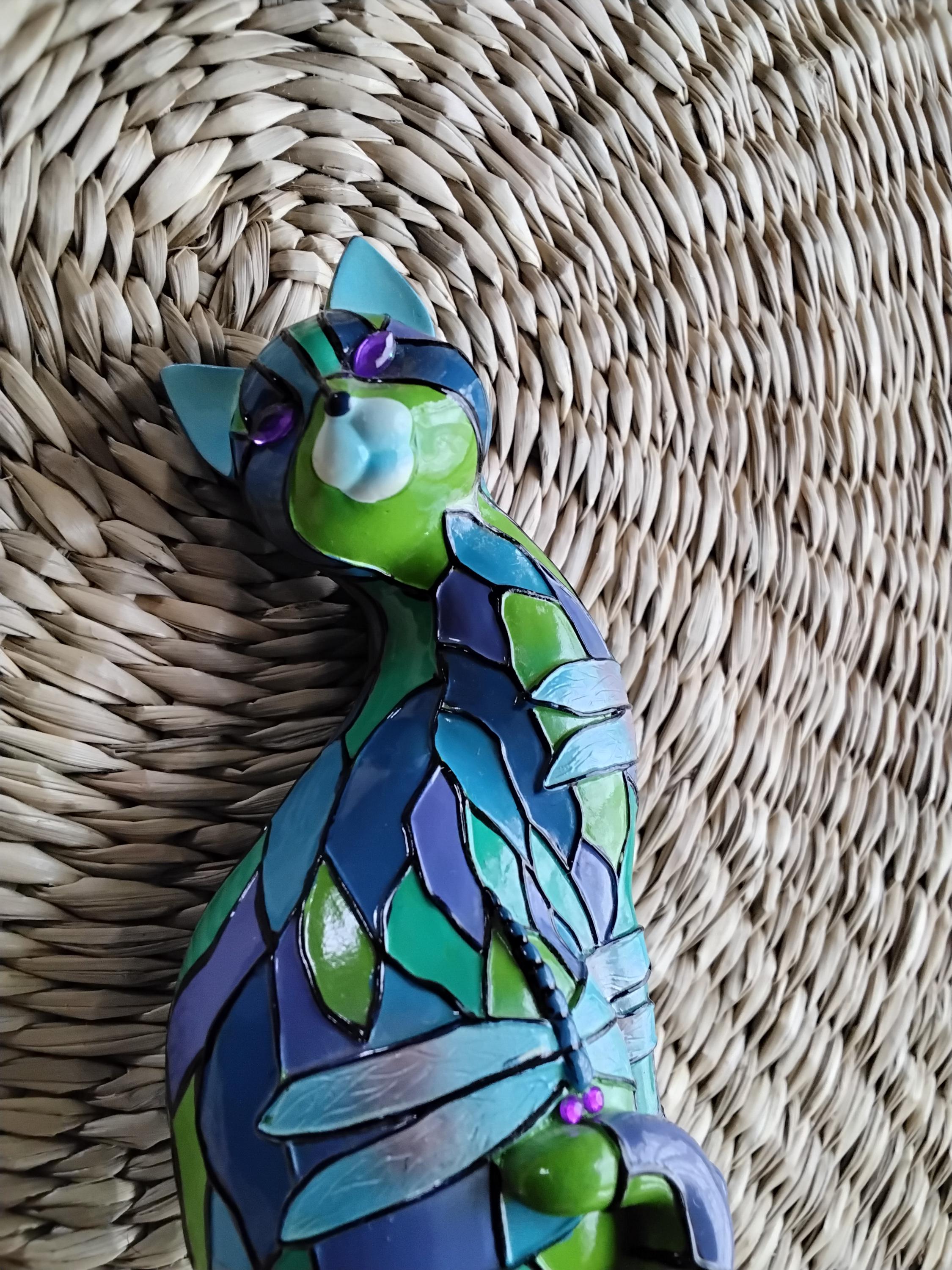 Vintage Dragonfly Cat, Purr-fect Reflection of Tiffany, Hamilton