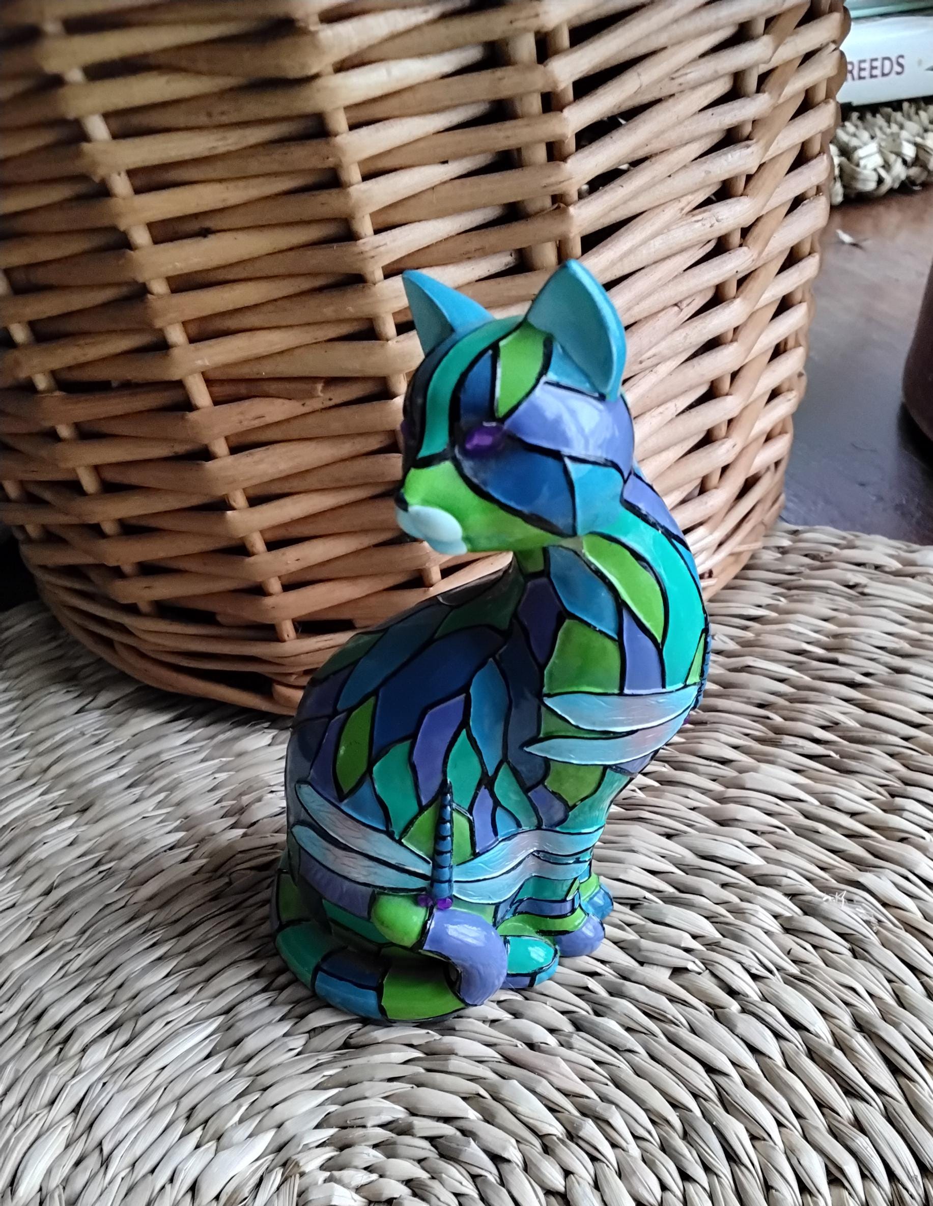 Vintage Dragonfly Cat, Purr-fect Reflection of Tiffany, Hamilton