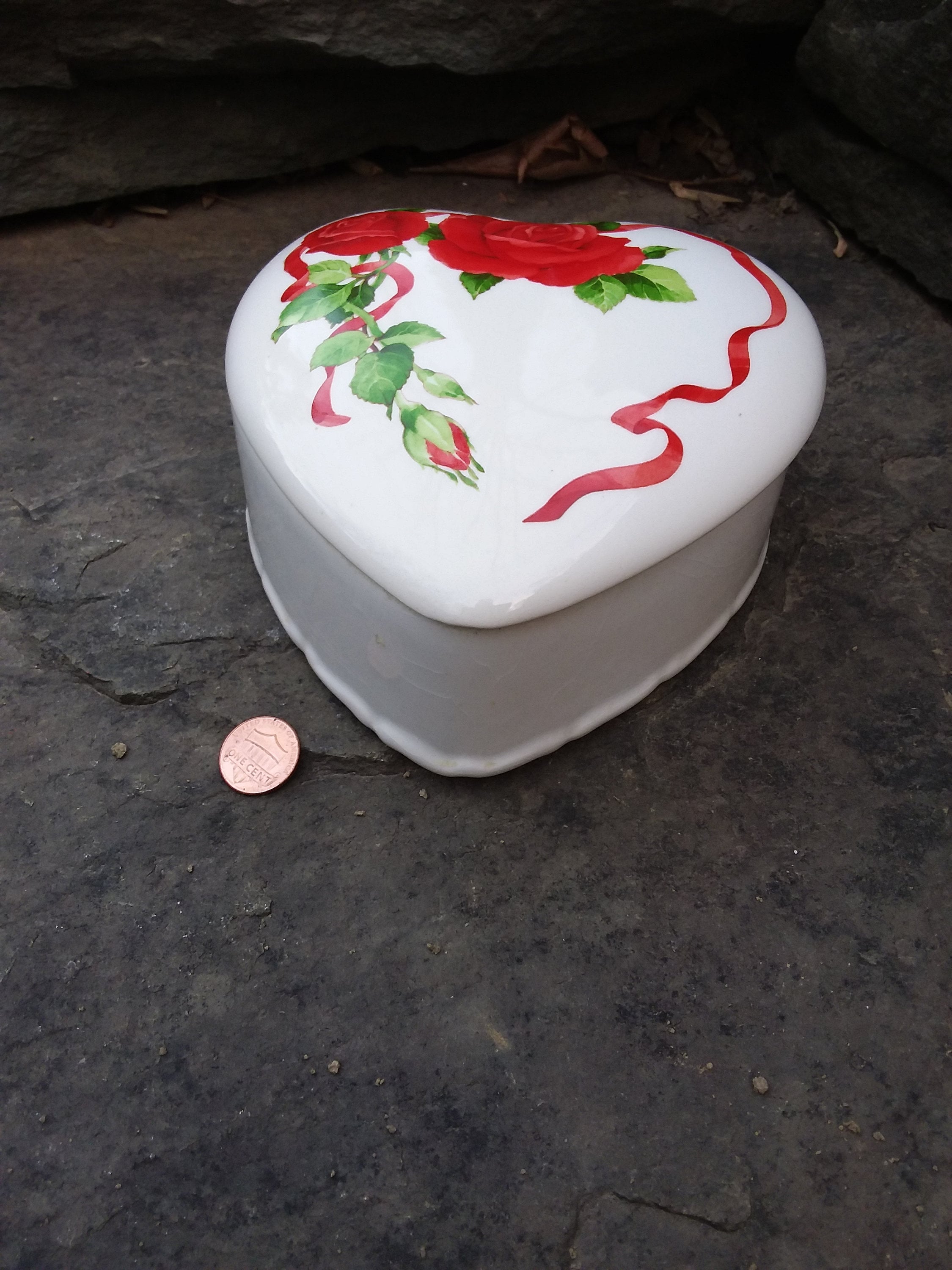皿・プレート HUMAN MADE HEART CERAMICS TRAY RED HUMAN MADE - HUMAN MADE HEART CERAMICS TRAY トレイ 赤の通販