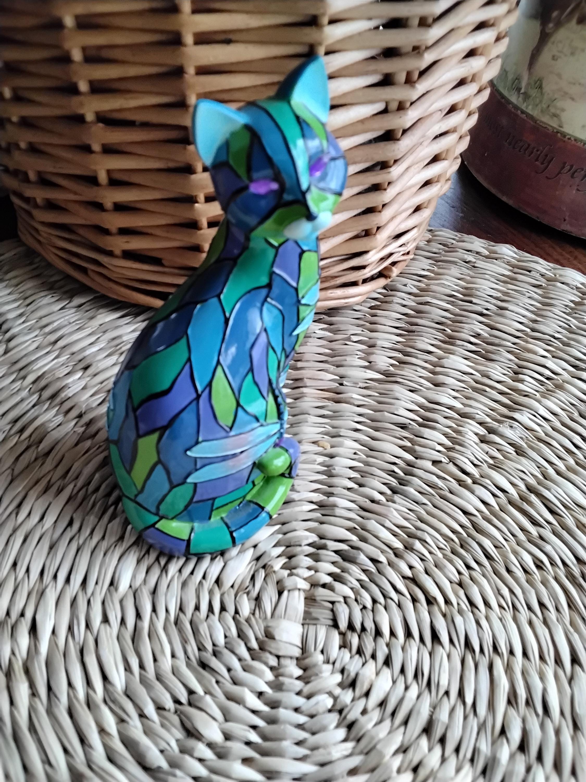 Vintage Dragonfly Cat, Purr-fect Reflection of Tiffany, Hamilton