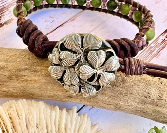 Irish bracelet, clover button bracelet, leather bracelet, St Patricks day