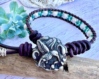 Hummingbird bracelet, macrame button bracelet, leather bracelet, agate bracelet