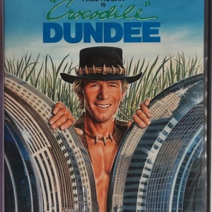 DVD 1986 Vintage Movie titled Crocodile Dundee starring Paul Hogan & Lisa Kozlowski