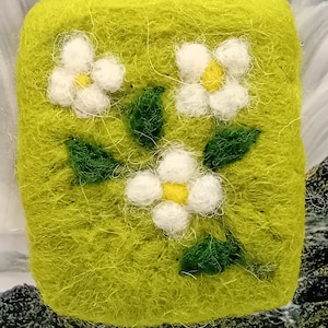 Jasmin Natur Seife eingefilzt in Schafwolle