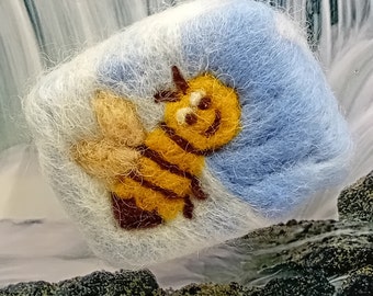 Honig-Natur Seife, Handgemacht,  in Schafwolle eingefilzt