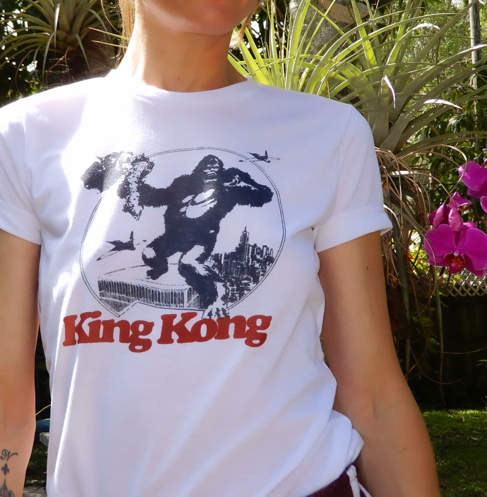 NEW IN! Small Vintage Style King Kong White Fitted Casual T-shirt