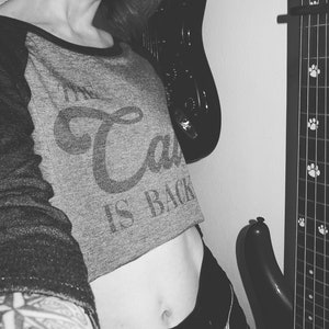 NEW IN! Vintage style XSmall light gray and black The cat is back 3/4 sleeve baseball cropped raglan t-shirt crop top