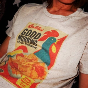 NEW IN! Fun vintage style Beatles Good morning Small graphic t-shirt