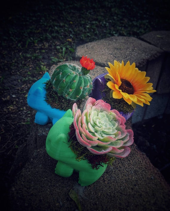 Miniature Flower Bulbasaur - Geek and Artsy