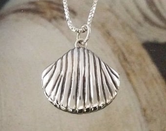 Silver clam shell pendant, Sterling silver clam shell pendant, Handmade, Pendant 111.B