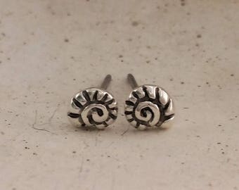 Shell earrings - Silver dainty nautilus shell earrings, Ammonite shell earrings, Stud earrings, Beach earrings, Handmade, Earrings 153.D