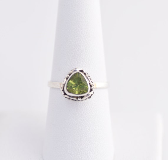 Sterling Silver Peridot (8mm) Ring
