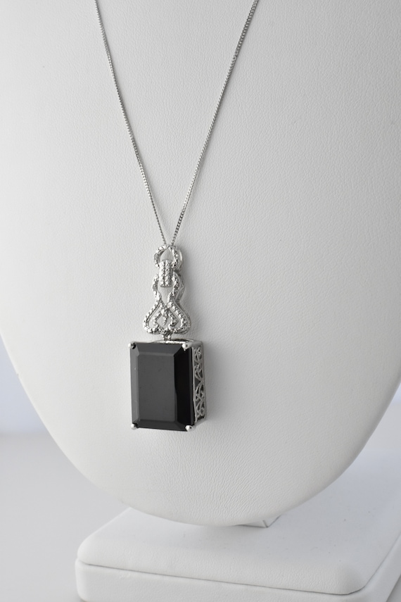 Black Spinel (16x20mm), Diamond Pendant with 16-20