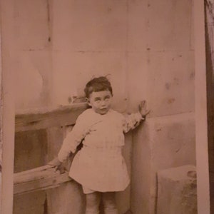 Photo carte postale  petit garçon