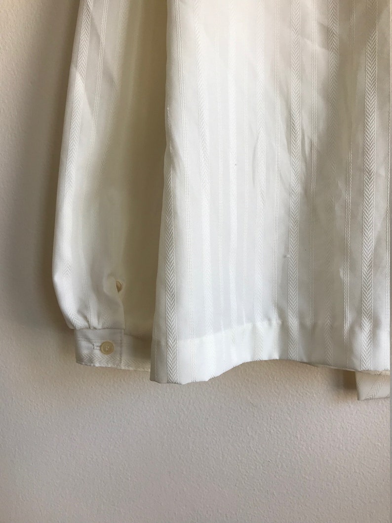 1980s White Long Sleeve Tie Neck Blouse Women/'s Size Medium