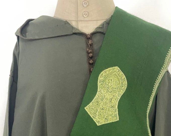 Safa Sandala Hand Embroidered Wool Shawl - Pine Green