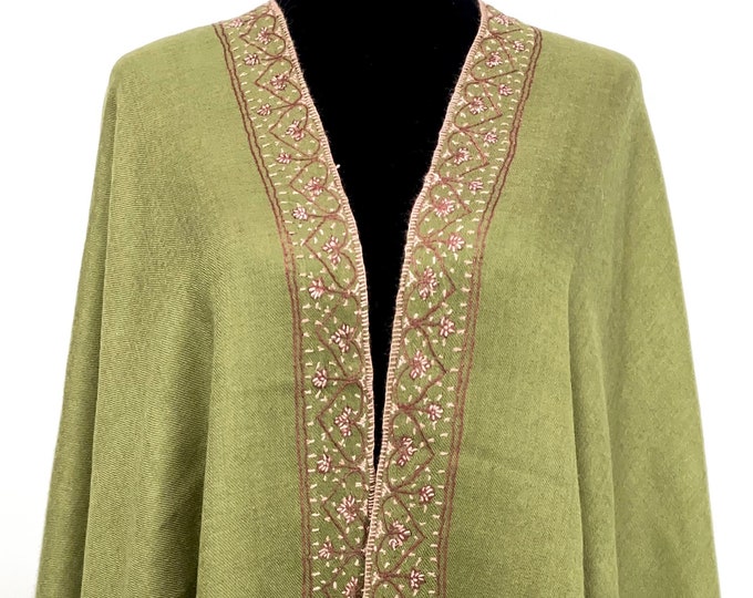 Alawi Sandala Hand Embroidered Wool Shawl - Light Pickle Green