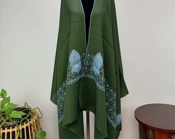 Taha Sandala Hand Embroidered Wool Shawl - Emerald Green