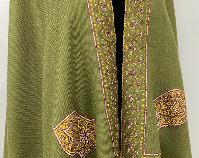 Alawi Sandala Hand Embroidered Wool Shawl - Light Pickle Green