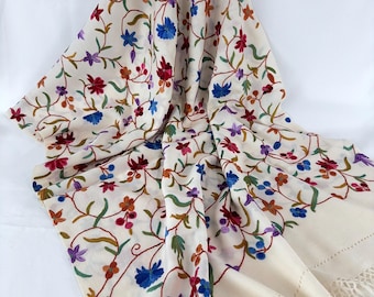 Jali Latticework Hand Embroidered Wool Scarf / Wrap - Alabaster White