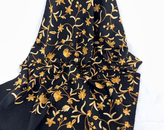 Jali Latticework Hand Embroidered Wool Scarf / Wrap