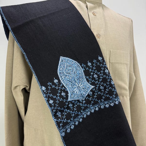 タハ・サンダラ 手刺繍ウールショール