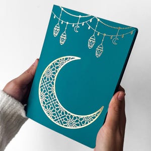 Carte gourmandise pour le ramadan avec dates d'Ajwa et chocolat - Lune vert émeraude et lanternes Cadeau du Ramadan Gâterie iftar Cadeaux halal Boîte aux lettres Cadeaux musulmans