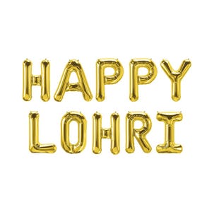 Pode incluir: Balões dourados que formam a frase "HAPPY LOHRI" sobre um fundo branco. Os balões estão inflados e têm um acabamento brilhante e metálico. Perfeitos para decorações festivas.