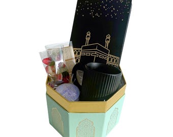 Pilgrim Treat Box Gift Hamper - Umrah & Hajj Gift Chocolate Set Umrah Mubarak Pamper Self Care Box Hamper Gift Set Muslim Halal Hamper Box