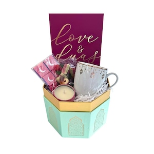 Love & Duas Treat Box Gift Hamper - Gift Chocolate Set for Muslim Halal Sweets Pamper Self Care Box Hamper Gift Set Muslim Halal Hamper Box