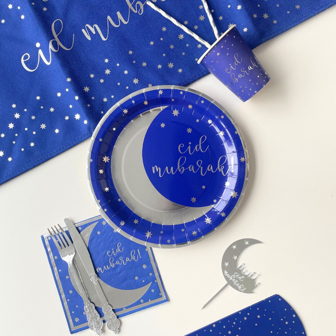 Lot De 37 Décorations De Table Aïd Mubarak - Nappe Bleue 137x274 Cm + Serviettes + Assiettes 17 Cm - Thème Fête Eid Parfait