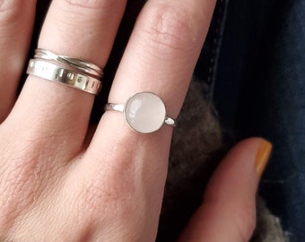 Round Rose Quartz ring, sterling silver,  rose quartz,  hammered band, handmade ring, single ring