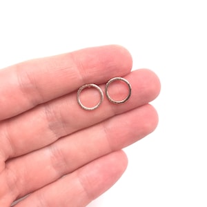 Circle Earrings Simple O Ring Circle Outline Earrings Dainty Tiny Circle Earrings Circle Minimalist Jewelry Earrings Bridesmaid Silver Gold