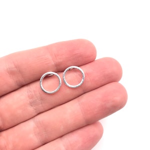 Circle Earrings Simple O Ring Circle Outline Earrings Dainty Tiny Circle Earrings Circle Minimalist Jewelry Earrings Bridesmaid Silver Gold