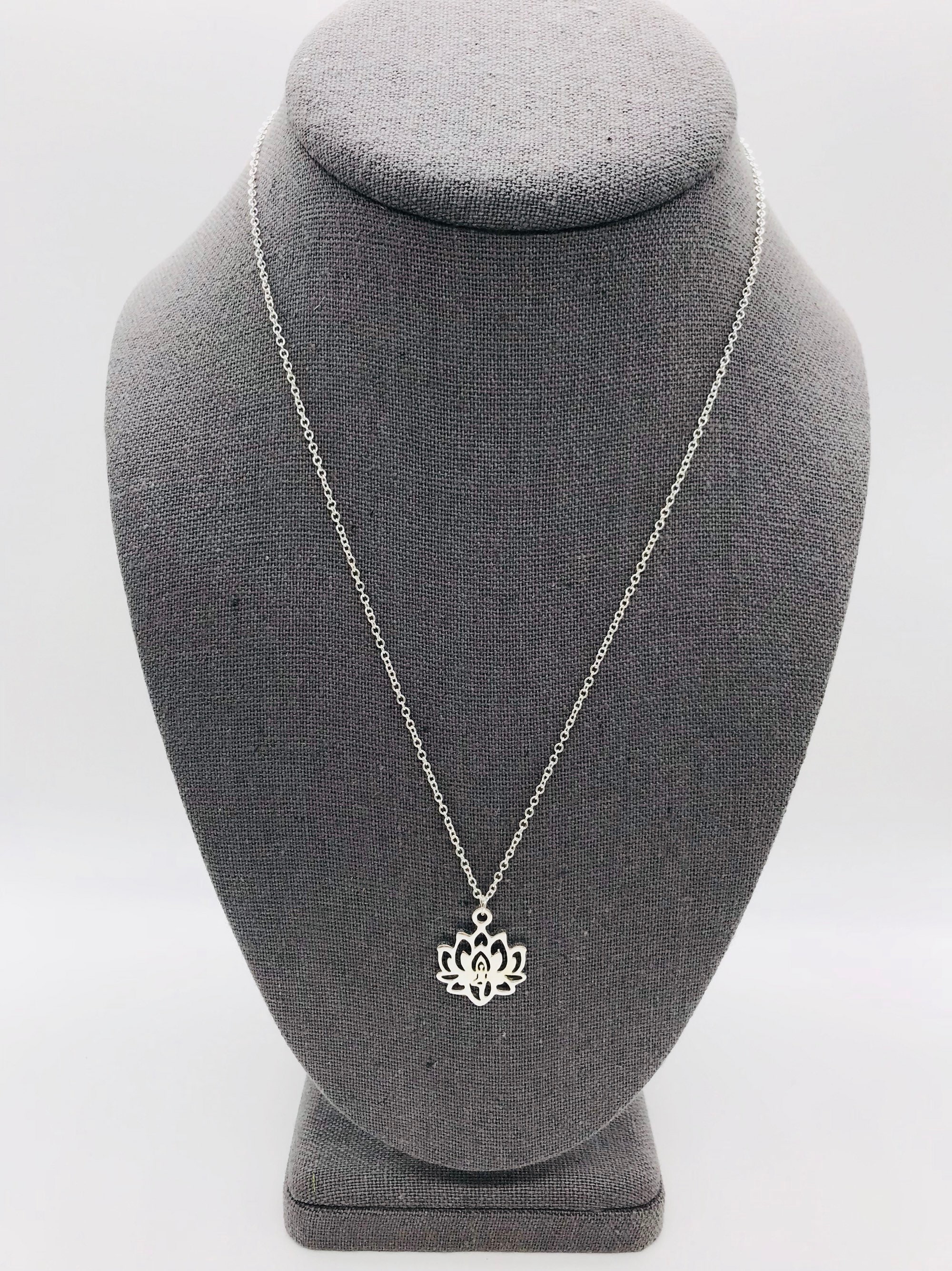 ours strong lotus ネックレス LOTUS SILVER NECKLACE GOLD – STRONG