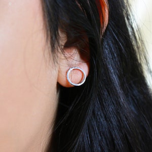 Circle Earrings Simple O Ring Circle Outline Earrings Dainty Tiny Circle Earrings Circle Minimalist Jewelry Earrings Bridesmaid Silver Gold