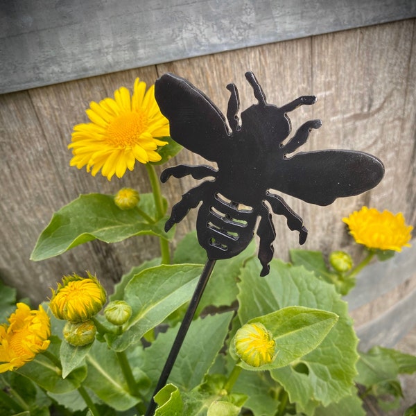 Garden Bees, Metal Garden Art, Garden Decor, Bees, Bee Lover Garden Decor, Cute as Bees Knees, Bee Garden Stakes, Metal Garden Bees