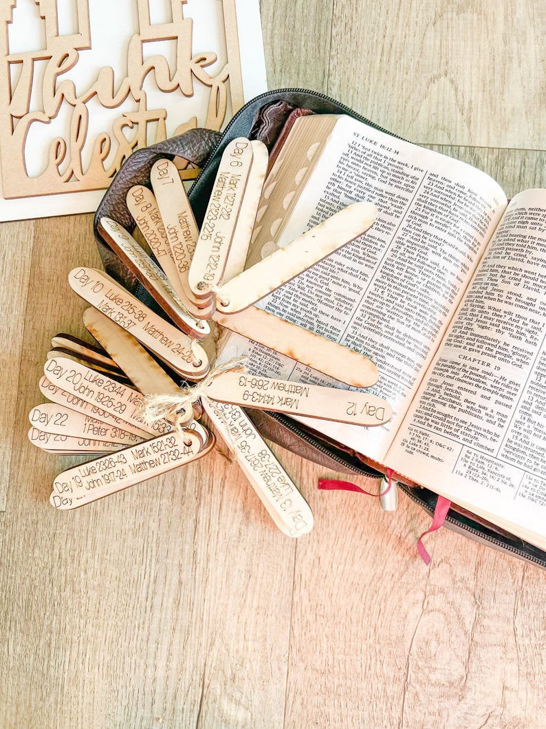 Holy Week Religious Countdown, Advent Calendar Wood, Last Week of Jesus Christs Life in 27 days, Christ Centered Bible Activity for Family's