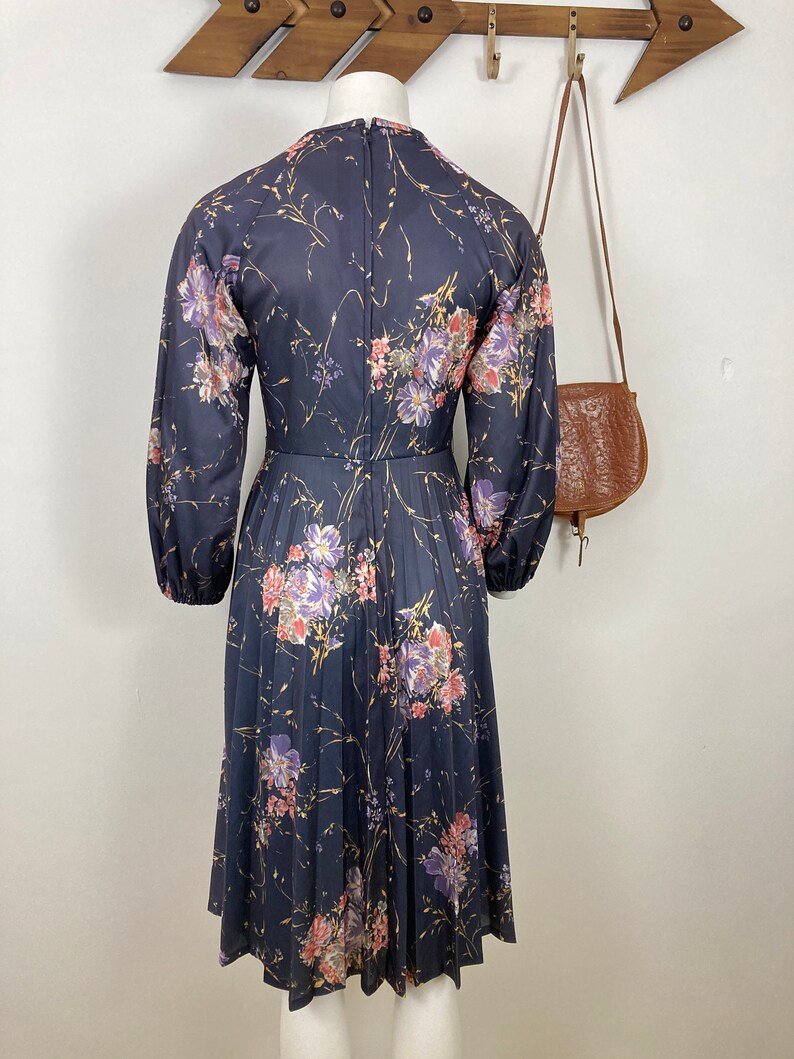 Long Sleeve 70s Vintage Floral Day Dress Dark Purple UK 10 Pink A line.
