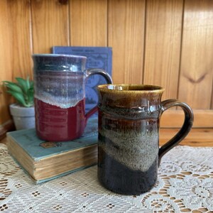 Tazas de cerámica hechas a mano, juego grande de 2 tazas de café, estilo rústico de granja, azul y marrón.