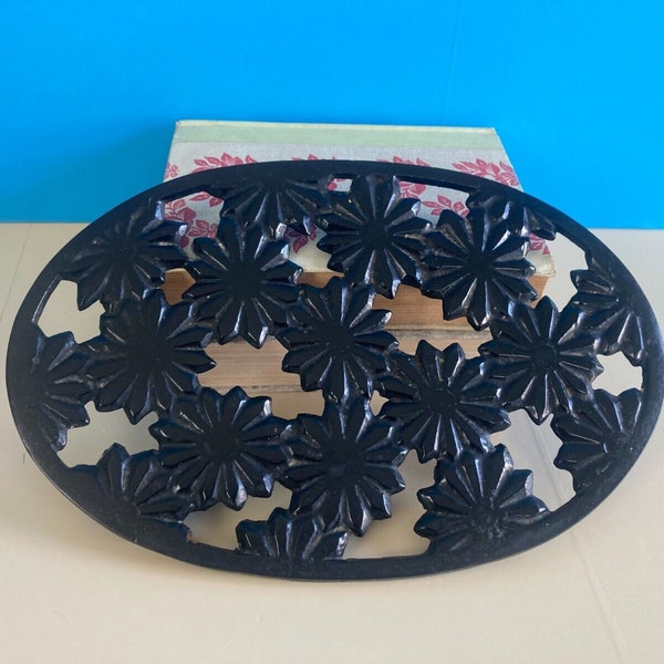 Vintage Black Cast Iron Trivet Oval Plant Pot Watering Stand Kettle Rest