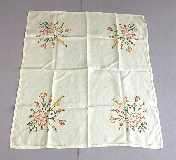 ヴィンテージ刺繍花柄テーブルクロス ホワイト 小さな正方形 コットン