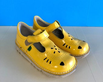 Kickers T-Bar Shoes Yellow Girls Size30 Patent Leather Cut Out Retro Mary Jane