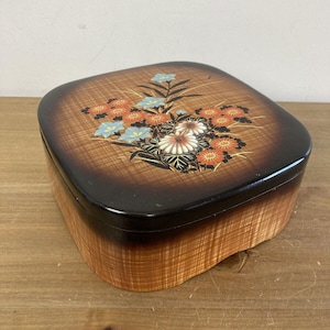 Vintage Floral Lacquerware Storage Box Bento Biscuits Asian Brown Black Retro