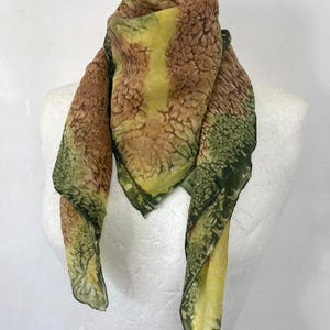 Lenço de seda vintage, lenço de cabeça quadrado, verde, tie-dye, boho, enrolado à mão