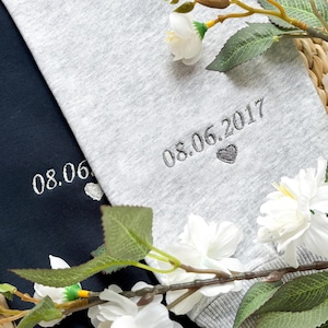 Custom Embroidered date and Heart Sweatshirt,Embroidery Crewneck,Personalized Embroidery  sweatshirt,Personalized Gift