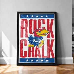 Póster de los Kansas Jayhawks - Impresión artística en tiza sobre roca - Producto con licencia oficial