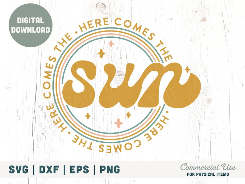 Pu&ograve; includere: Un download digitale di un design grafico con un sole giallo con il testo "Here comes the sun" in un cerchio con strisce rosa, blu e verdi.