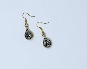 Agate/ Druzy Earrings: Black Silver Filigree, Gray Teardrop ##53