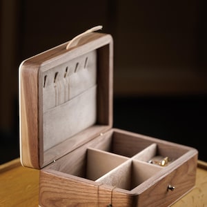 Boîte à bijoux petit modèle en bois colorée  avec croisillon bagues Boîte bijoux femme Cadeau maman Cadeau pour femme